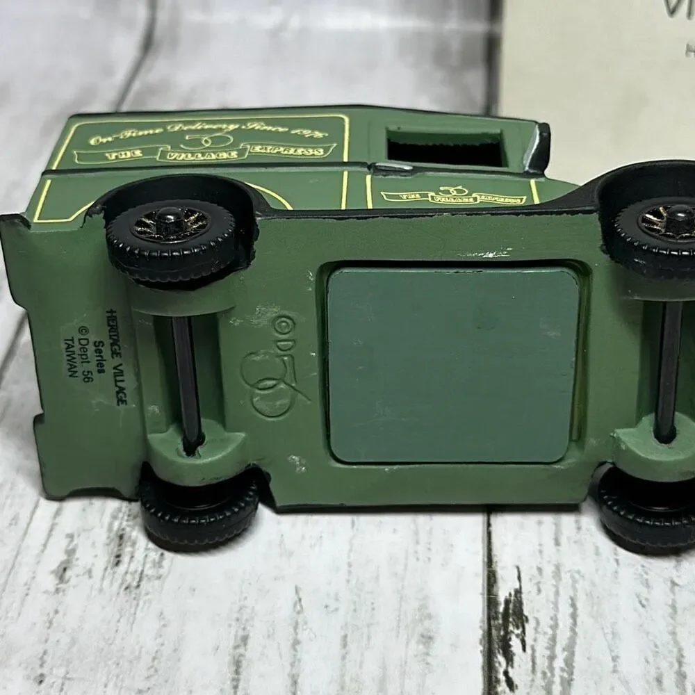 Dept 56 VILLAGE EXPRESS‎ VAN  Heritage Valley Collection 5865-3